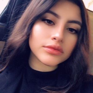 Meet your Posher, Noemi